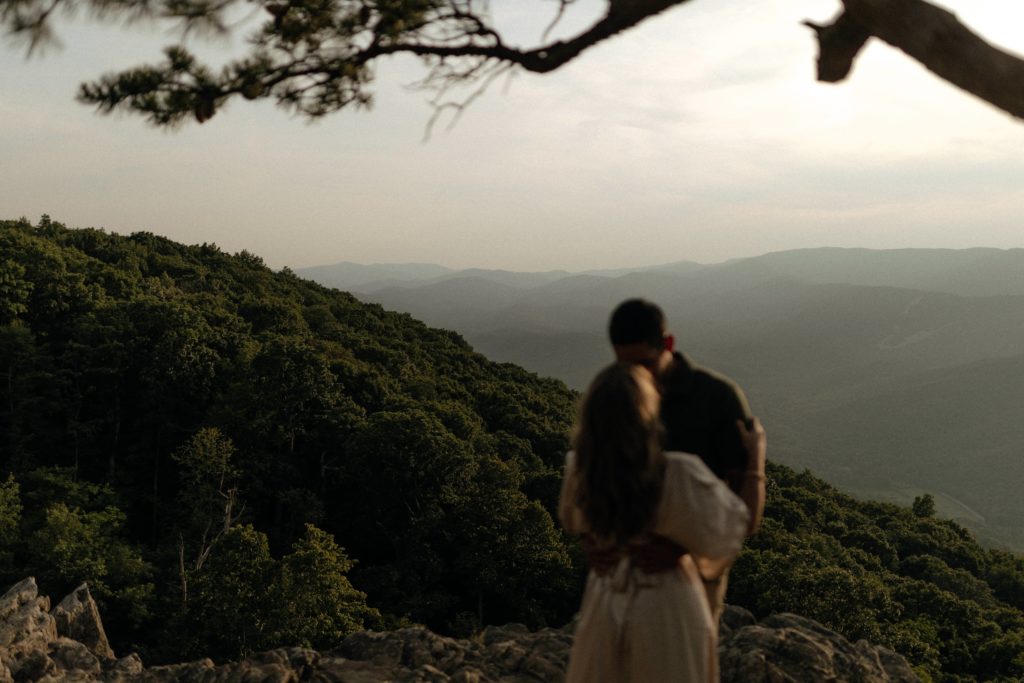 Dreaming of frolicking off with your lover and capturing your love in some dreamy mountain engagement photos? I know just the place! Here are some tips for exploring Shenandoah National Park from a Virginia wedding photographer! 