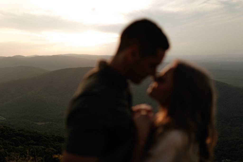 Dreaming of frolicking off with your lover and capturing your love in some dreamy mountain engagement photos? I know just the place! Here are some tips for exploring Shenandoah National Park from a Virginia wedding photographer! 